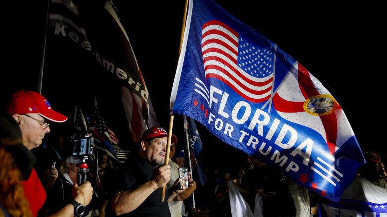 Protestors at Mar-a-Lago on August 8, 2022