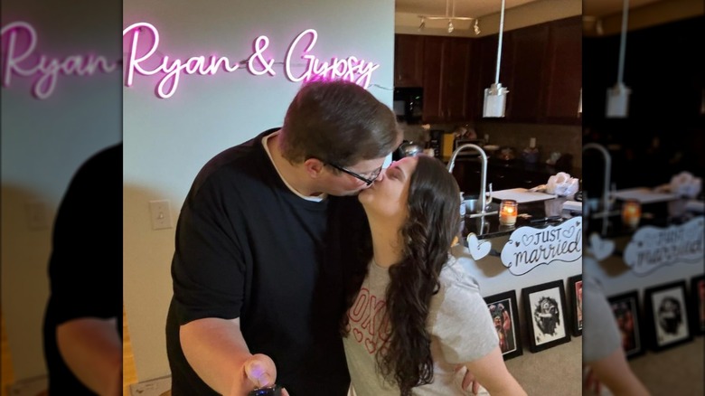 Ryan Anderson and Gypsy Rose Blanchard kissing 