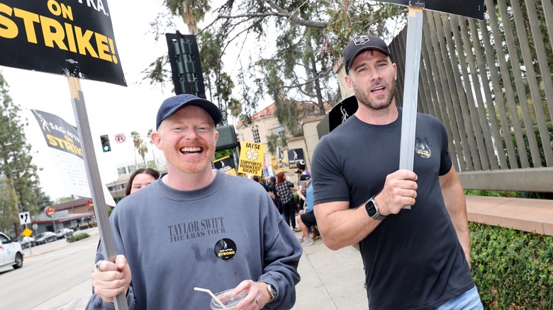 Jesse Tyler Ferguson Luke Macfarlane smiling