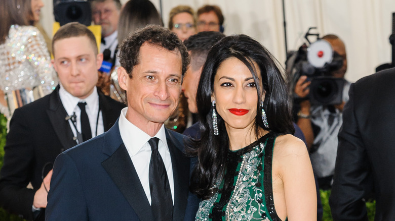 Huma Abedin & Anthony Weiner posing