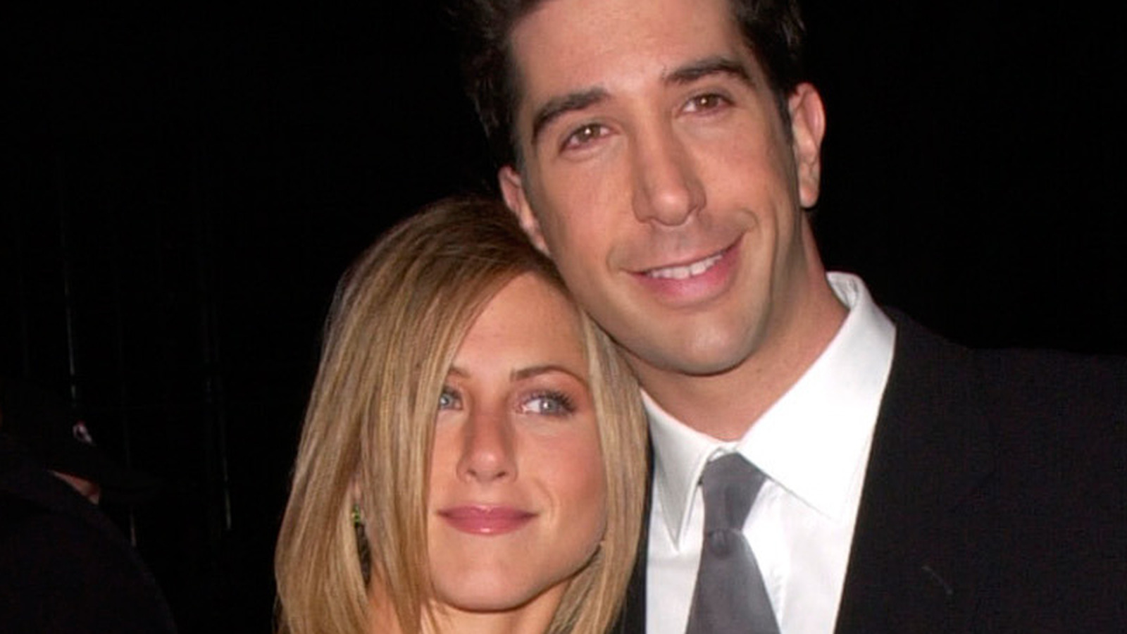 Inside Jennifer Aniston And David Schwimmer's OffScreen Relationship