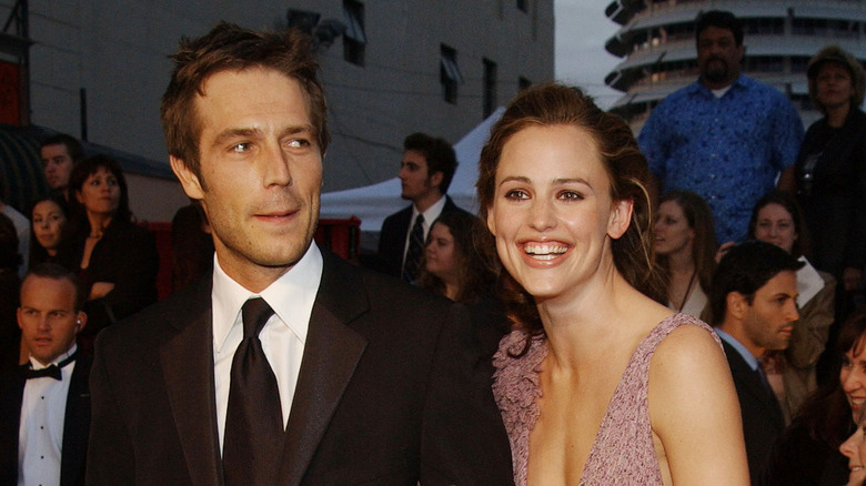 Jennifer Garner and Michael Vartan grinning