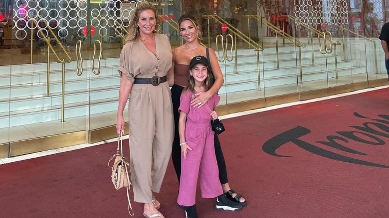 Jessie James Decker with her daughter and mother Karen Parker