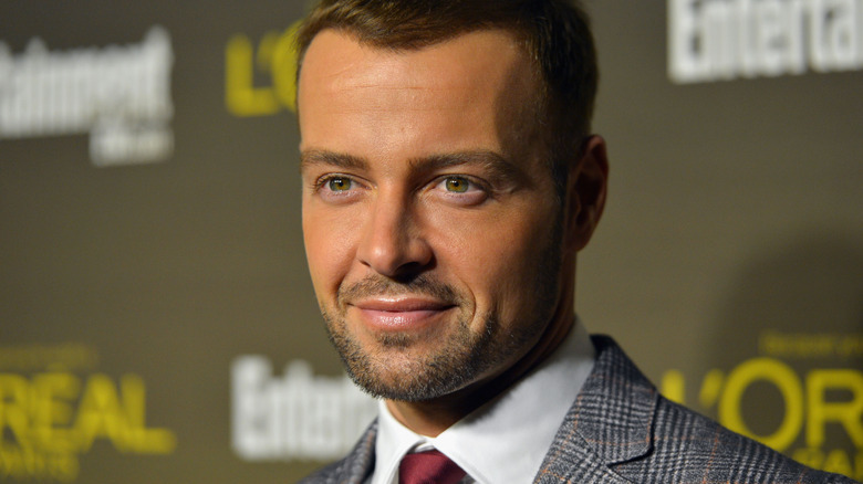 Joey Lawrence on red carpet