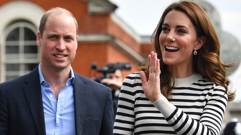 Prince William and Kate Middleton greeting the public