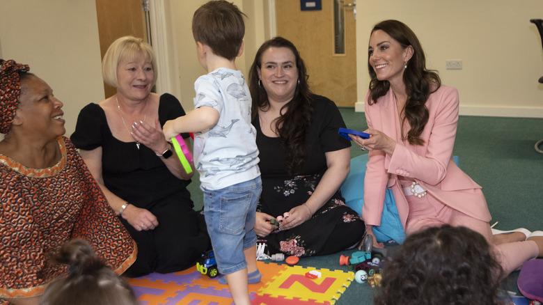 Princess Catherine with other mothers and kids