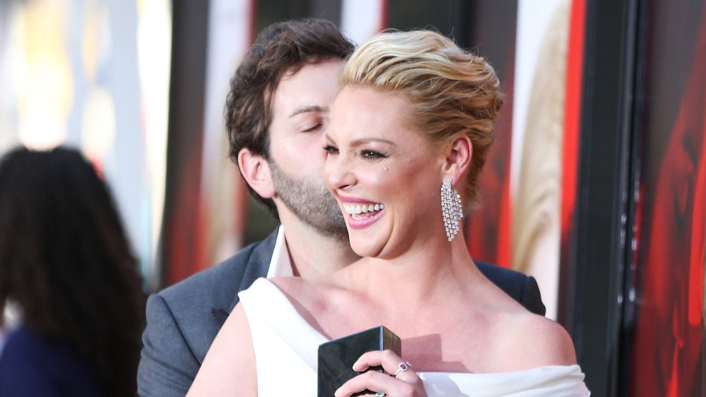 Josh Kelley kissing Katherine Heigl's cheek