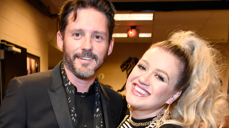 Kelly Clarkson and Brandon Blackstock blonde ponytail