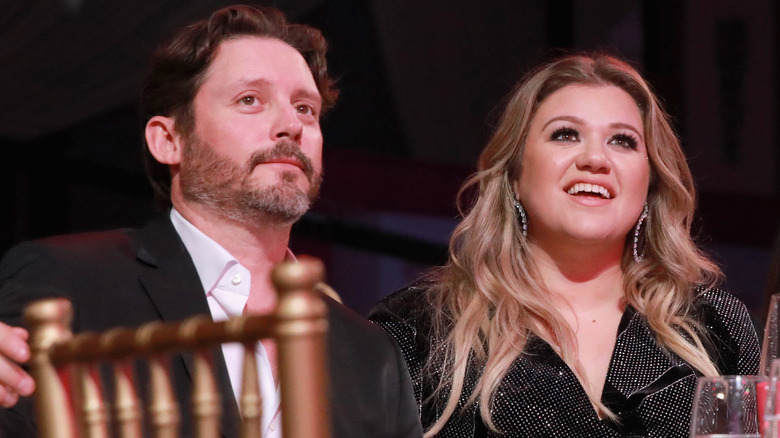 Kelly Clarkson and Brandon Blackstock hoop earrings