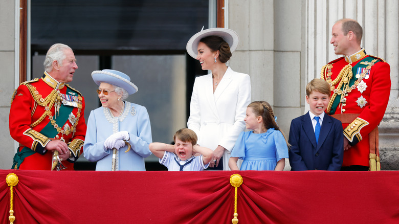 The royal family on balcony 