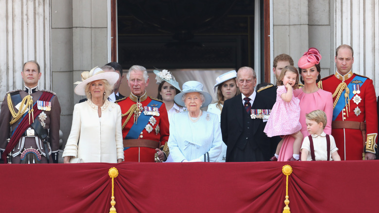 The royal family together on balcony