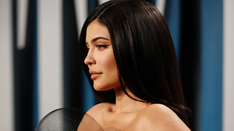 Kylie Jenner alone at awards ceremony