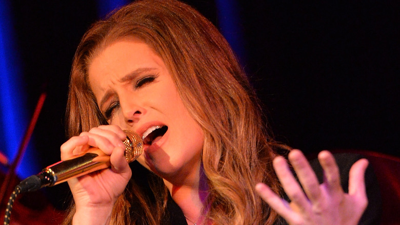 Lisa Marie Presley singing