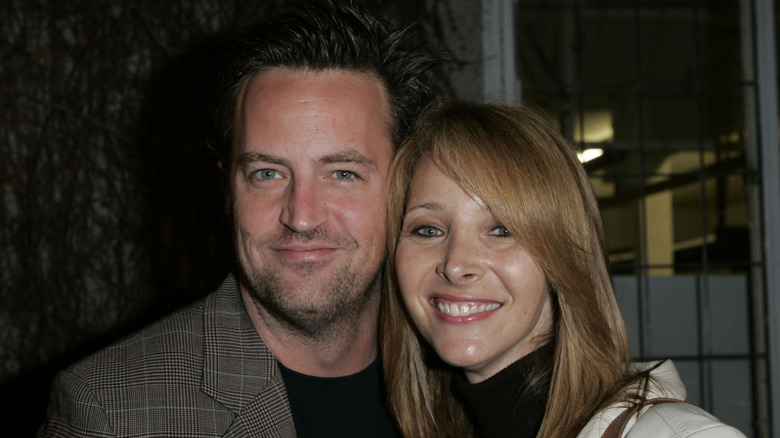 Matthew Perry and Lisa Kudrow smile together