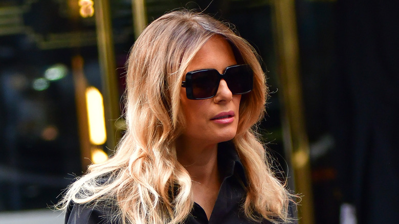 Melania Trump walking sunglasses