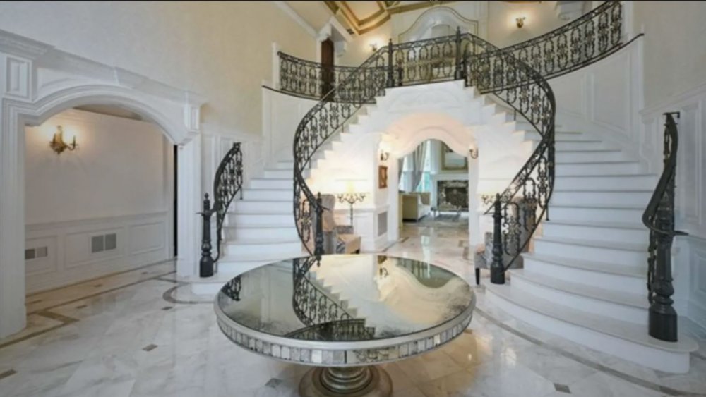 Melissa Gorga's foyer