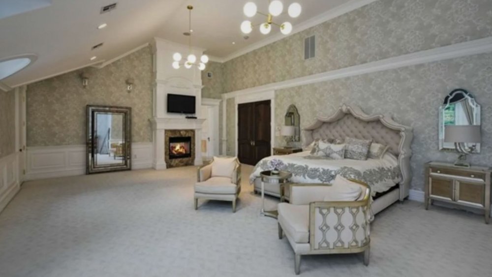 Melissa Gorga's bedroom