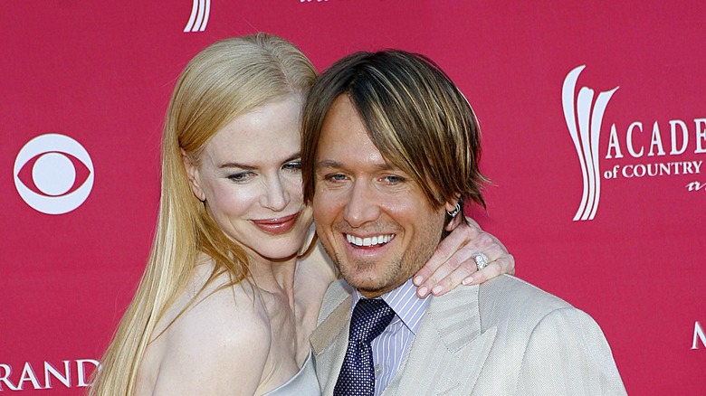 Nicole Kidman, Keith Urban embracing