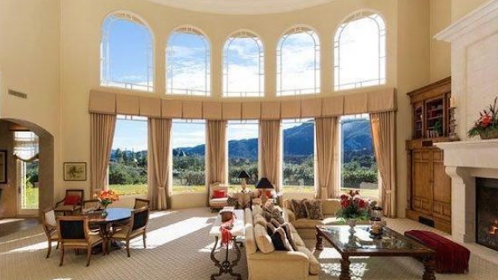 The sitting room in Britney Spears' mansion