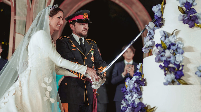 Cutting wedding cake