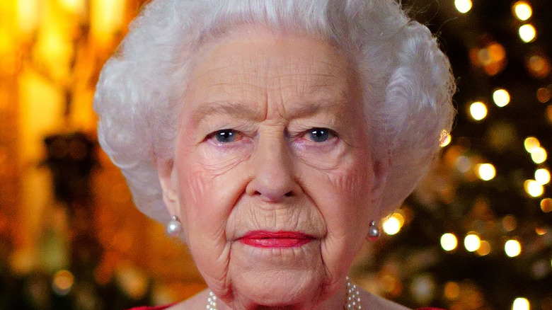 Queen Elizabeth posing