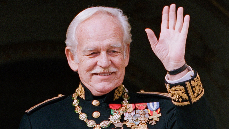 Prince Rainier III waving