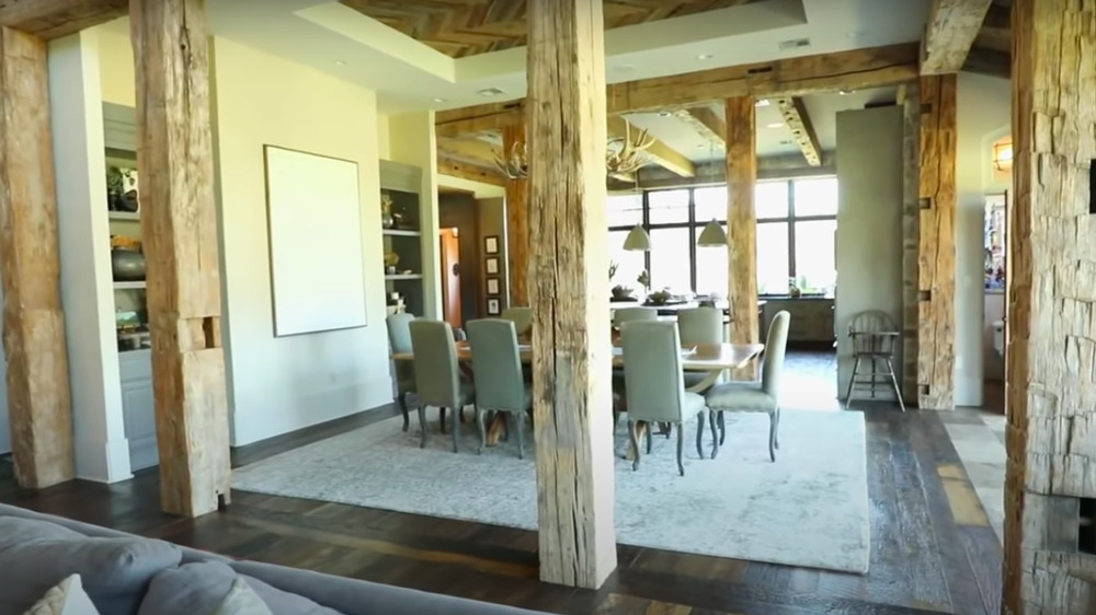 The support beams in Sadie Robertson home