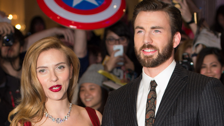 Actors Scarlett Johansson and Chris Evans