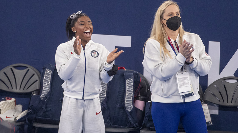 Simone Biles clapping during Tokyo 2020