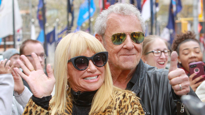 Alan Hamel and Suzanne Somers in sunglasses