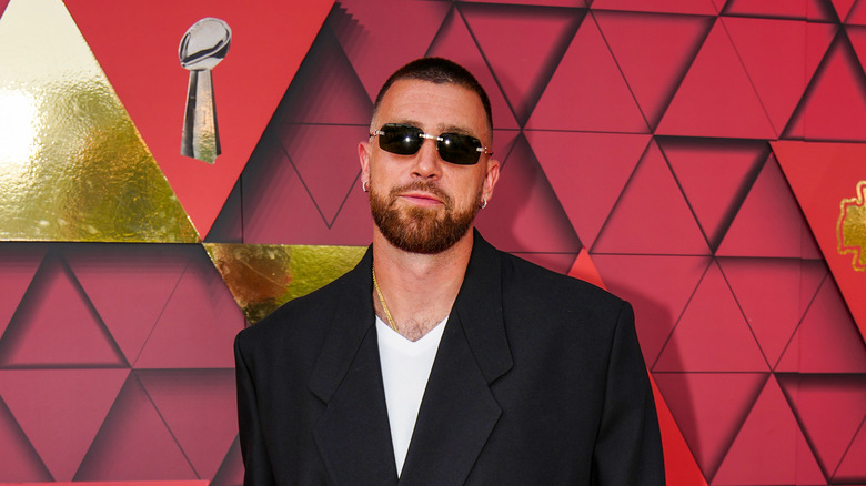 Travis Kelce wearing sunglasses