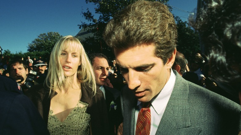 Daryl Hannah and JFK Jr in a crowd