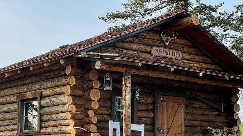 Matt Roloff's cabin