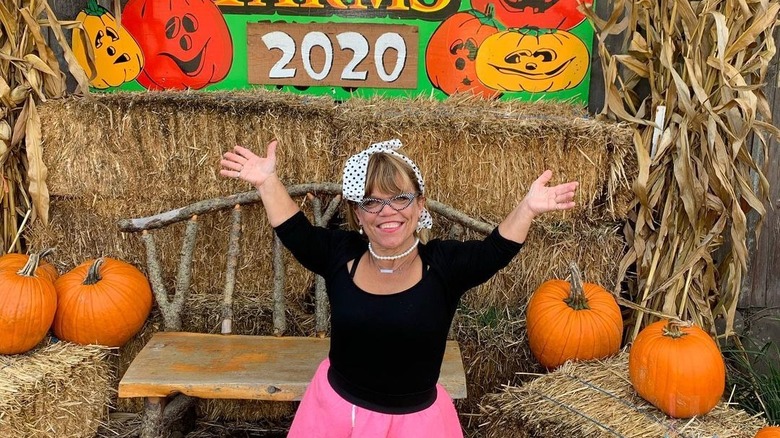 Amy Roloff welcoming guests