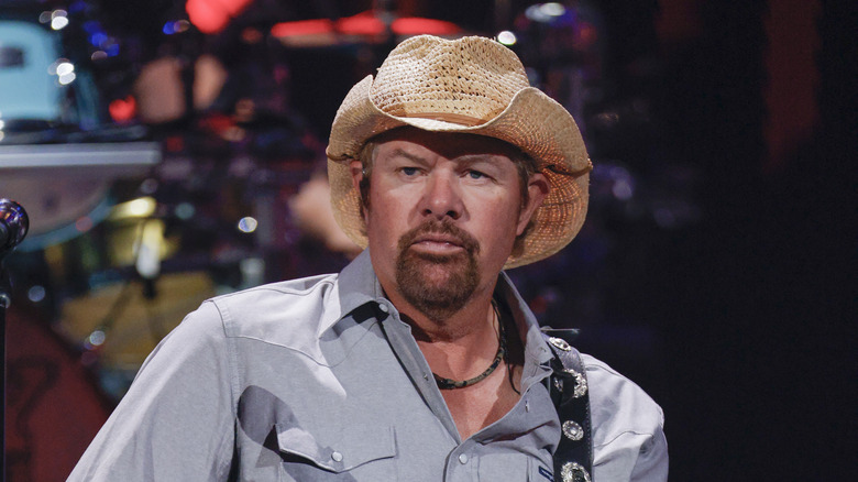 Toby Keith performing