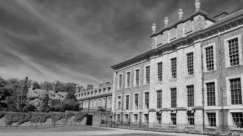 Kensington Palace in black and white