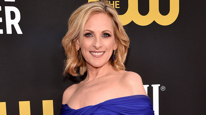 Marlee Matlin smiling red carpet March 2022