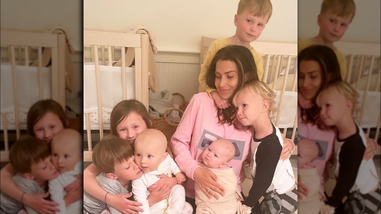 Hilaria Baldwin with her 6 kids