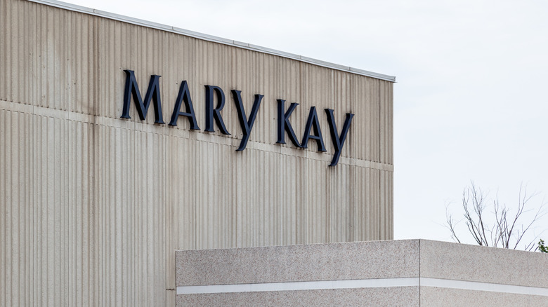 Mary Kay building in Missisauga