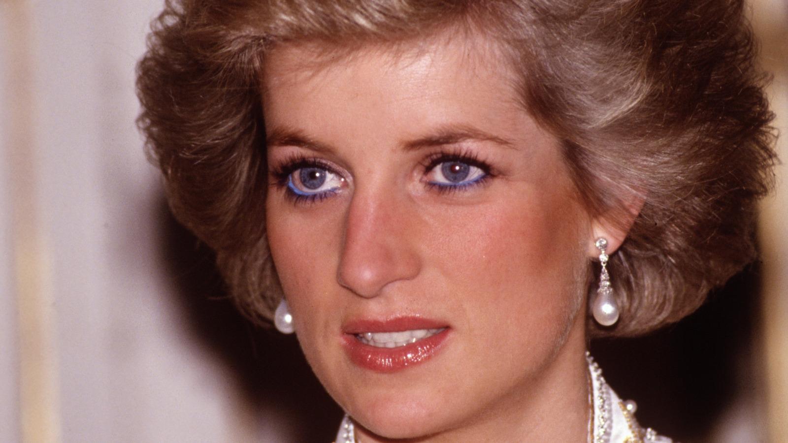 Is This Why Princess Diana Always Read The Newspaper?