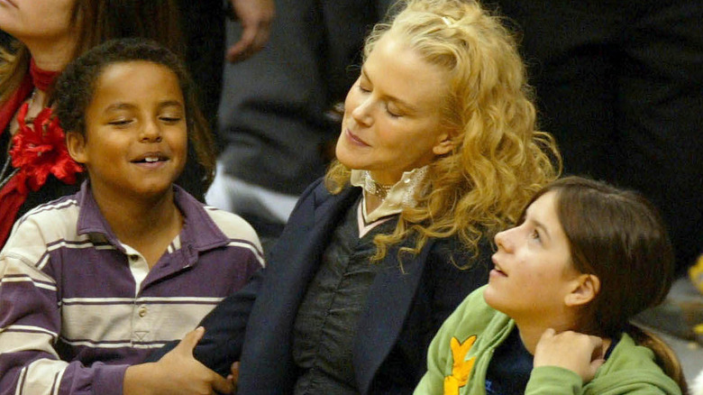 Nicole Kidman and kids talking at game