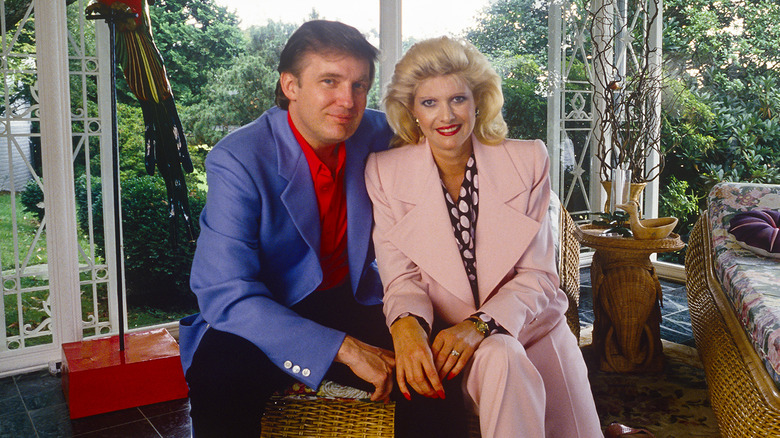 Donald Trump posing with Ivana Trump 