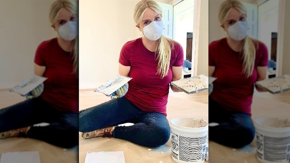 Jasmine Roth renovating