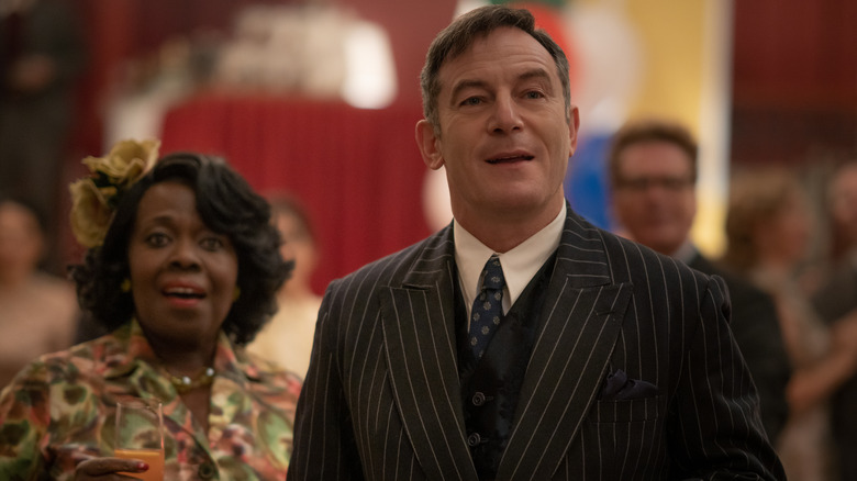 Ellen Thomas stars as Vi and Jason Isaacs as Archie in director Tony Fabian's MRS.HARRIS GOES TO PARIS, a Focus Features release.
