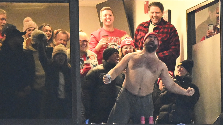 Jason Kelce Steps Up For Taylor Swift Fan While Stealing Spotlight At ...