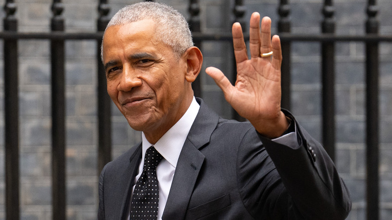 Barack Obama clean-shaven