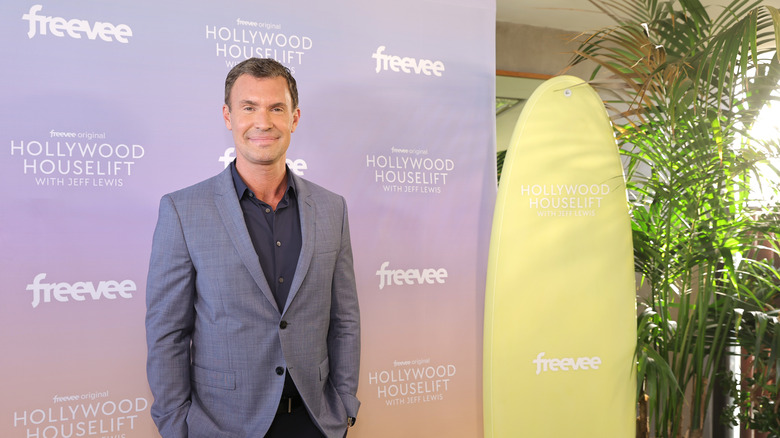 Jeff Lewis posing at event