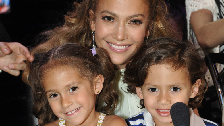 Jennifer Lopez smiling with her kids