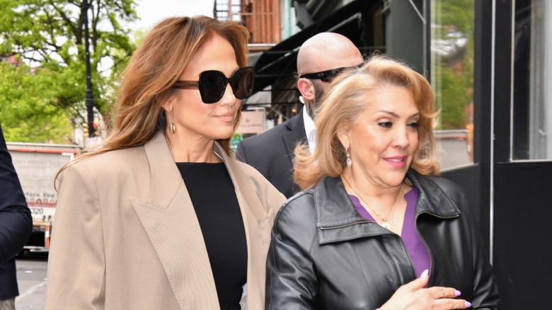 Jennifer Lopez and Guadalupe Rodríguez walking outside in New York City