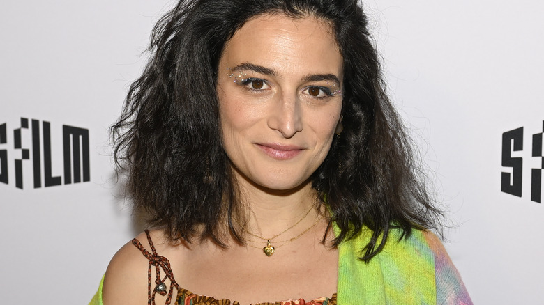 Jenny Slate wearing glittery makeup on red carpet